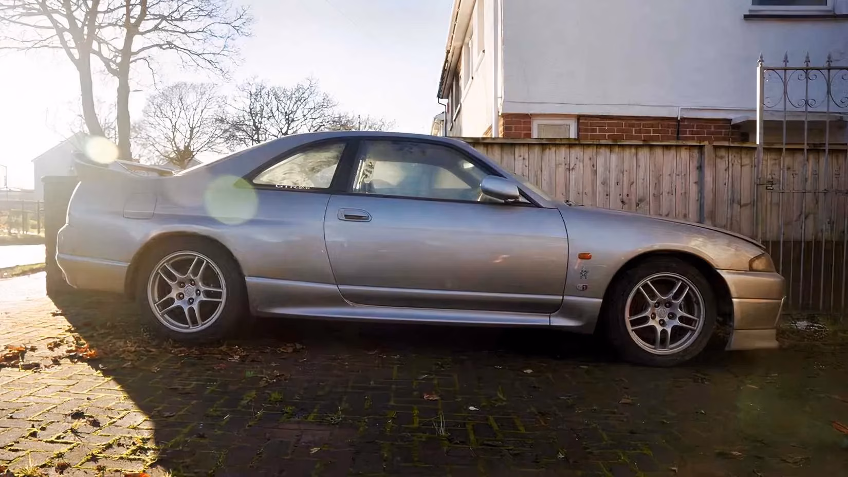 a-dormant-legend-the-story-of-an-r33-skyline-gt-r-v-spec-s-long-slumber-and-a-gamer-s-dream-image-2