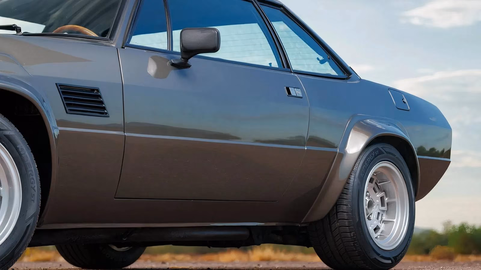 the-italian-muscle-car-that-kept-ford-s-v8-flame-alive-image-0