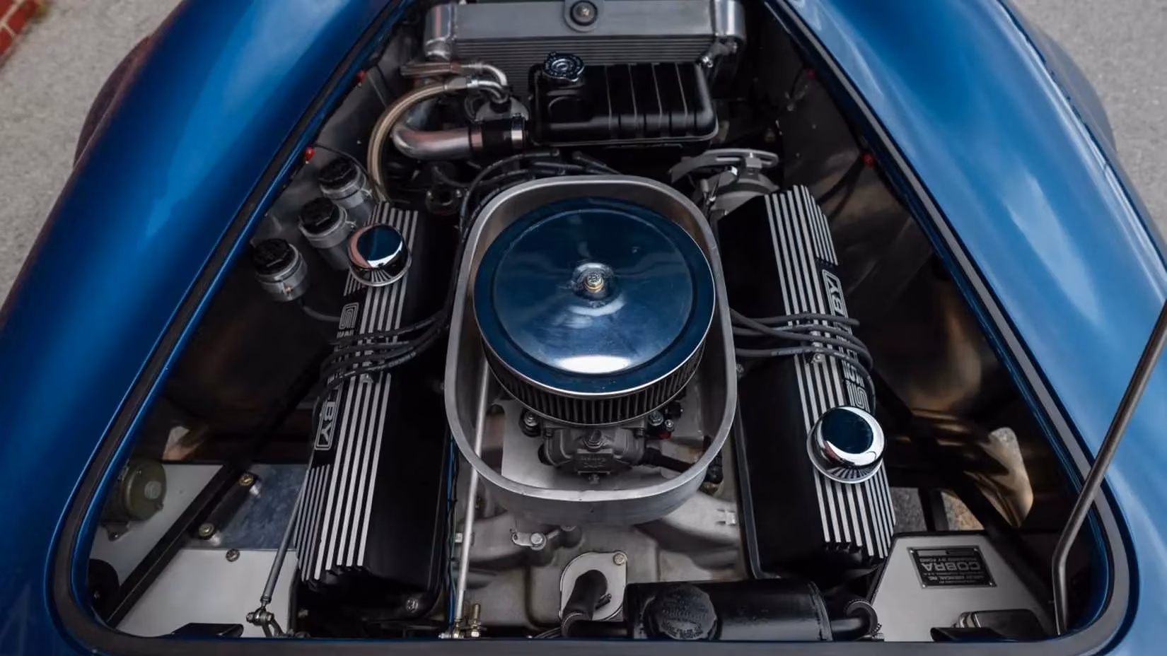how-the-1965-shelby-cobra-427-became-america-s-ultimate-60s-supercar-image-3