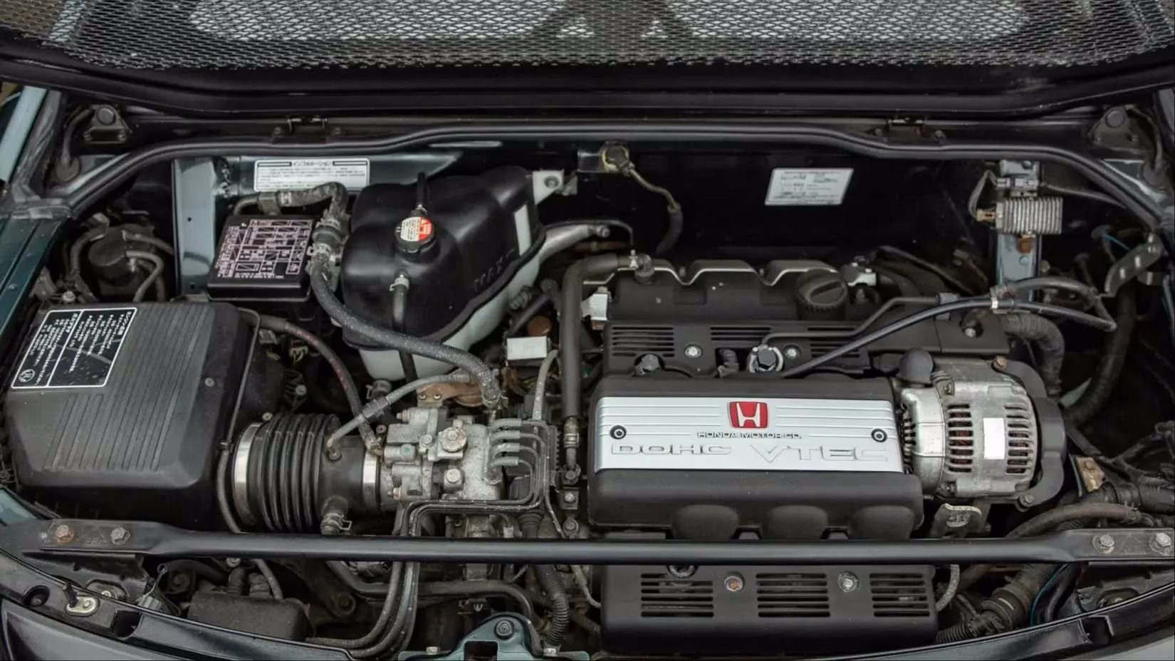 honda-nsx-r-the-quiet-supercar-that-still-gets-away-image-2
