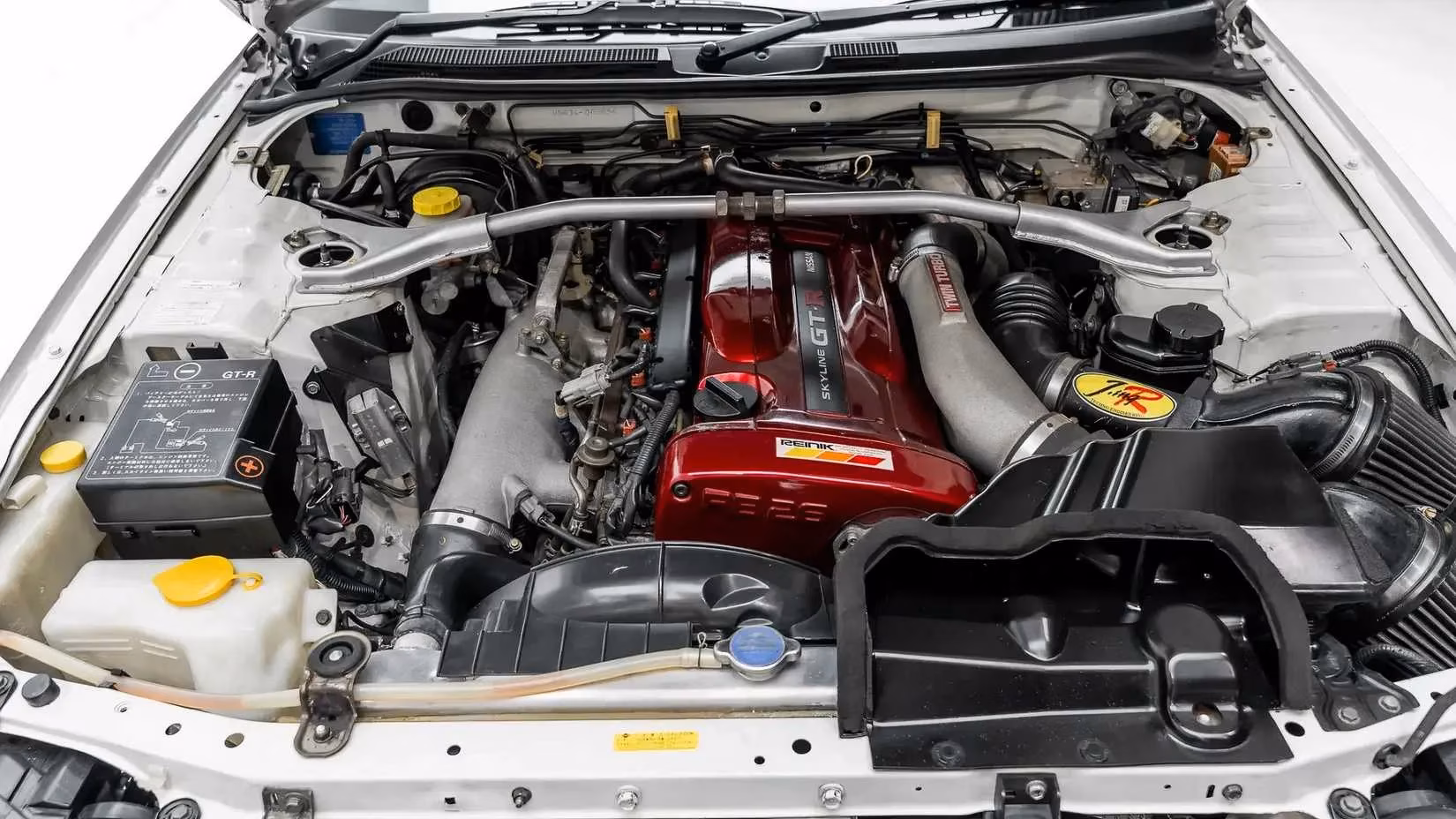 the-unholy-grail-1999-nissan-skyline-gt-r-r34-v-spec-n1-reigns-supreme-in-2025-image-1