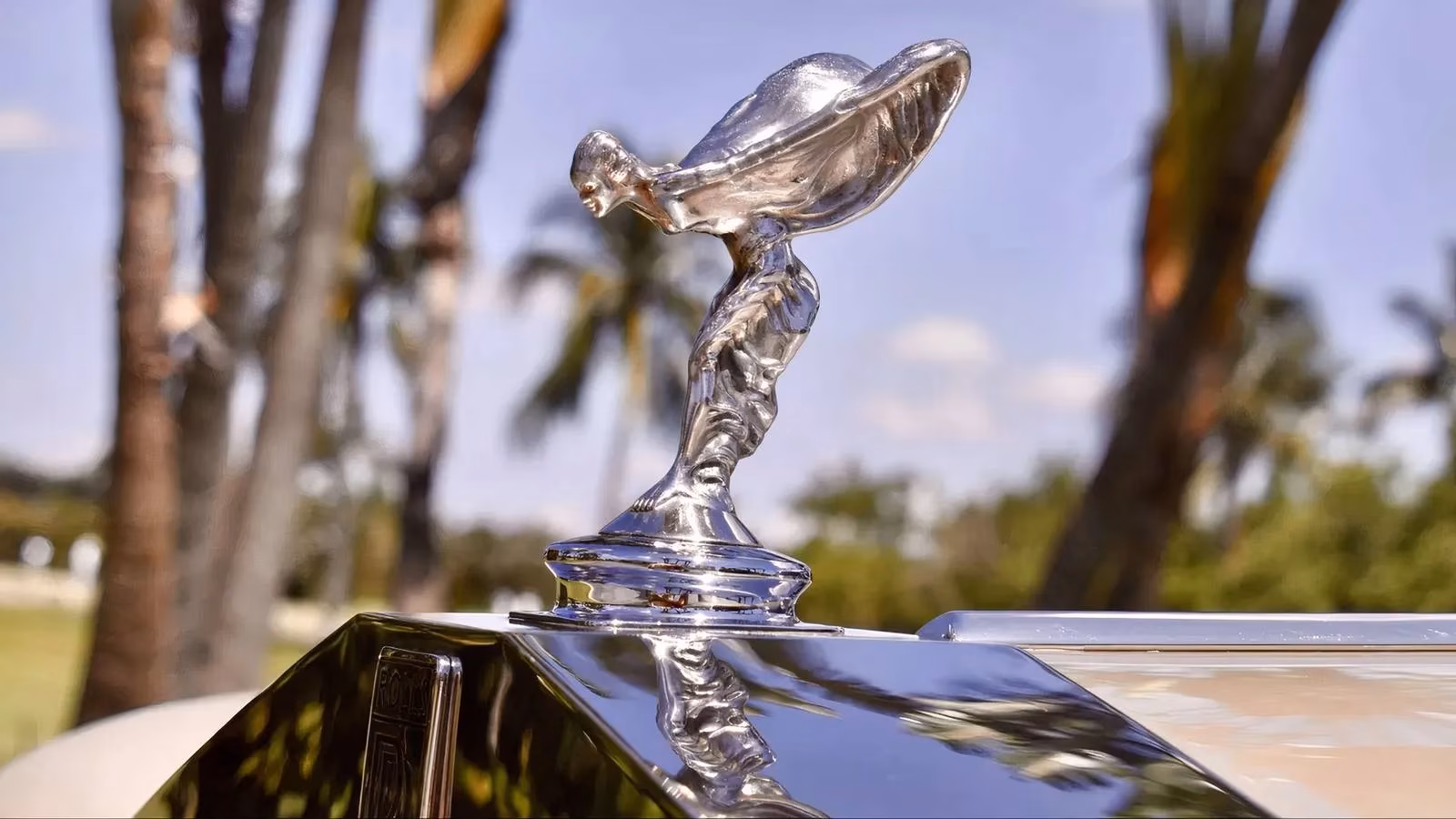 joseph-mascuch-s-toilet-equipped-rolls-royce-the-wildest-silver-wraith-story-image-0