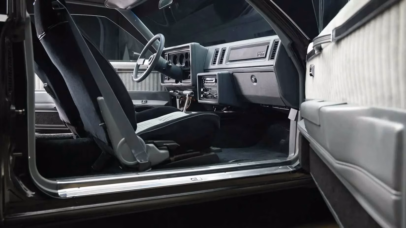 how-a-v6-buick-became-a-global-icon-the-gnx-s-unlikely-journey-from-drag-strip-to-japanese-legend-image-4