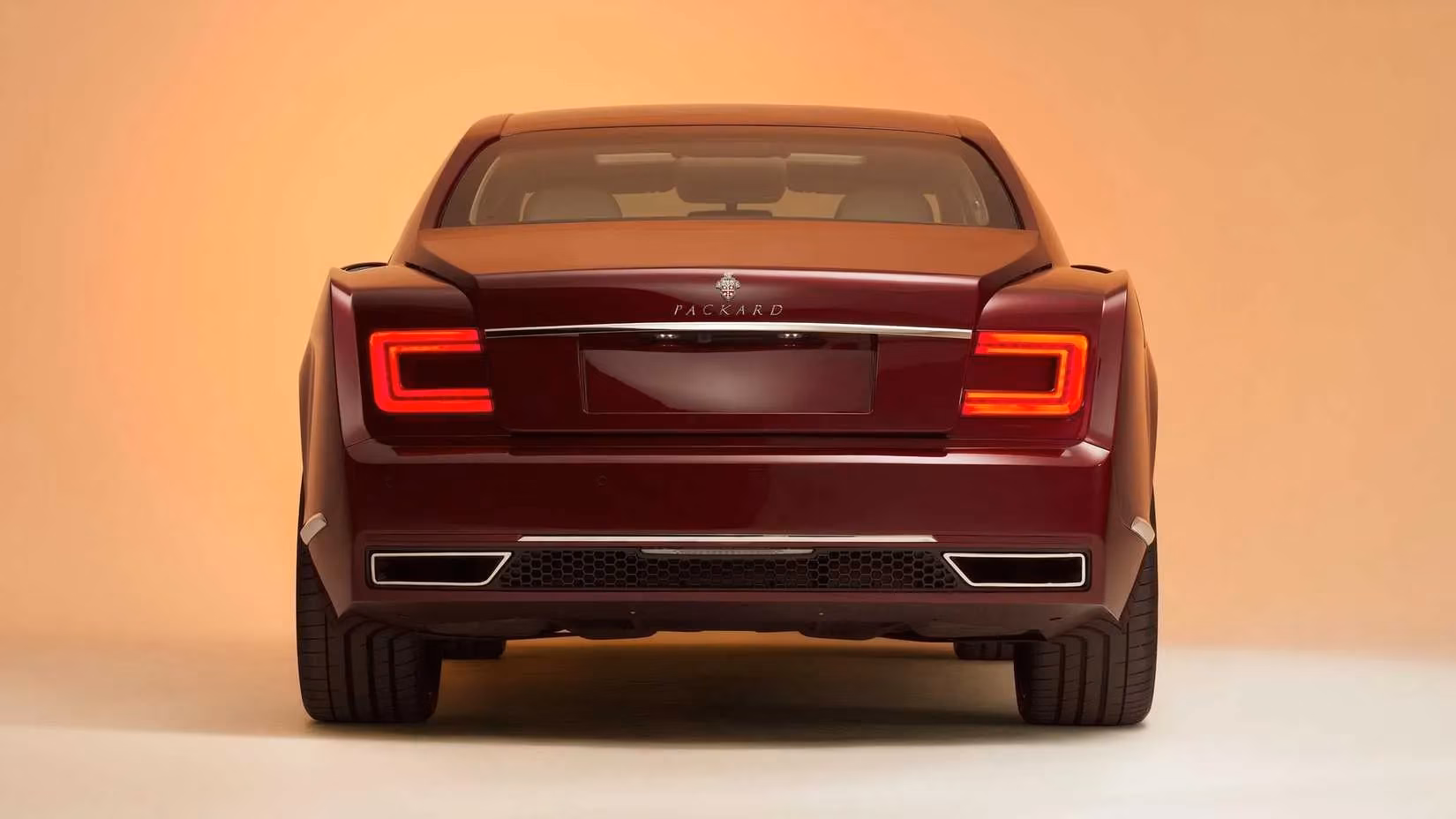 the-resurrected-elegance-driving-a-coachbuilt-packard-dream-in-2025-image-4