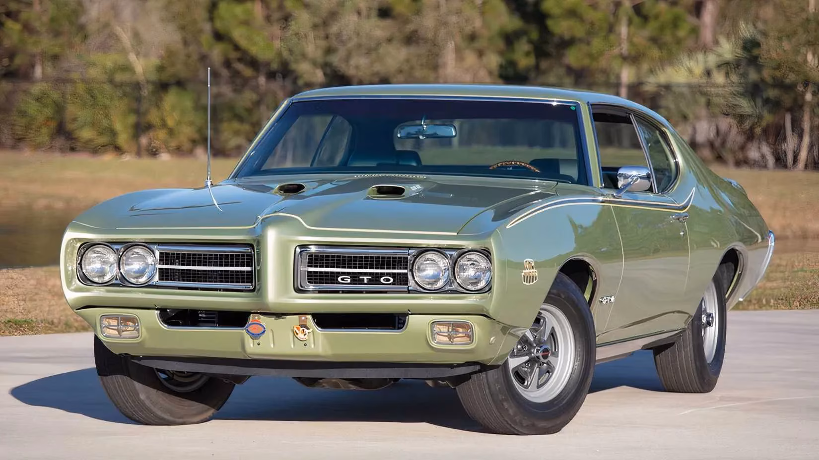 chevrolet-vs-pontiac-two-gm-muscle-philosophies-that-still-rumble-in-2026-image-6