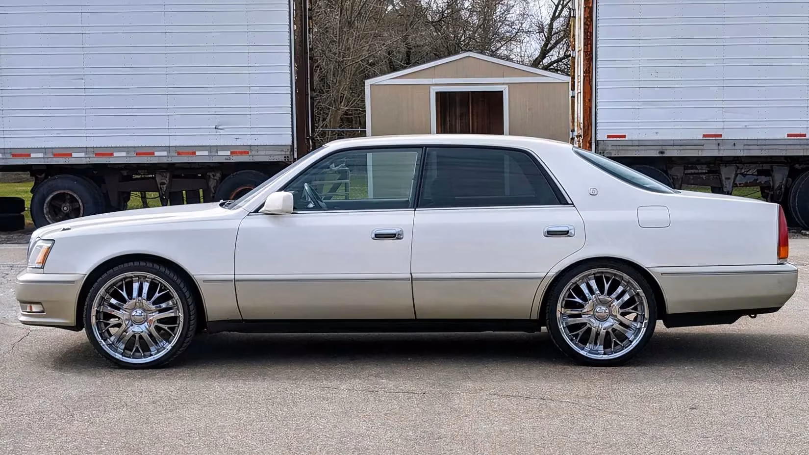 my-journey-with-the-1997-toyota-crown-majesta-discovering-japan-s-forgotten-luxury-gem-image-2