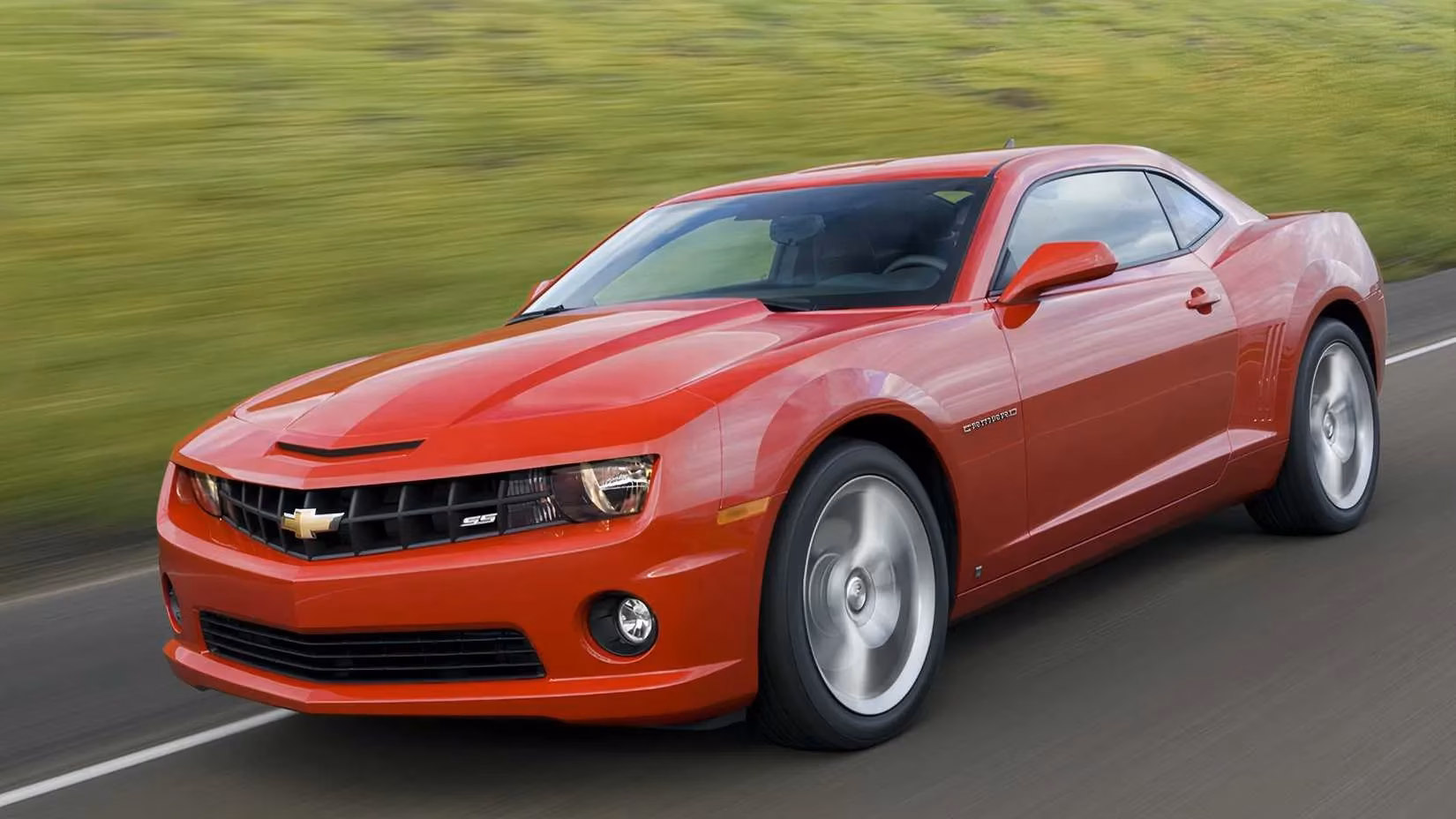v8-muscle-for-mustang-money-why-a-2010-camaro-2ss-beats-the-2025-ecoboost-image-4