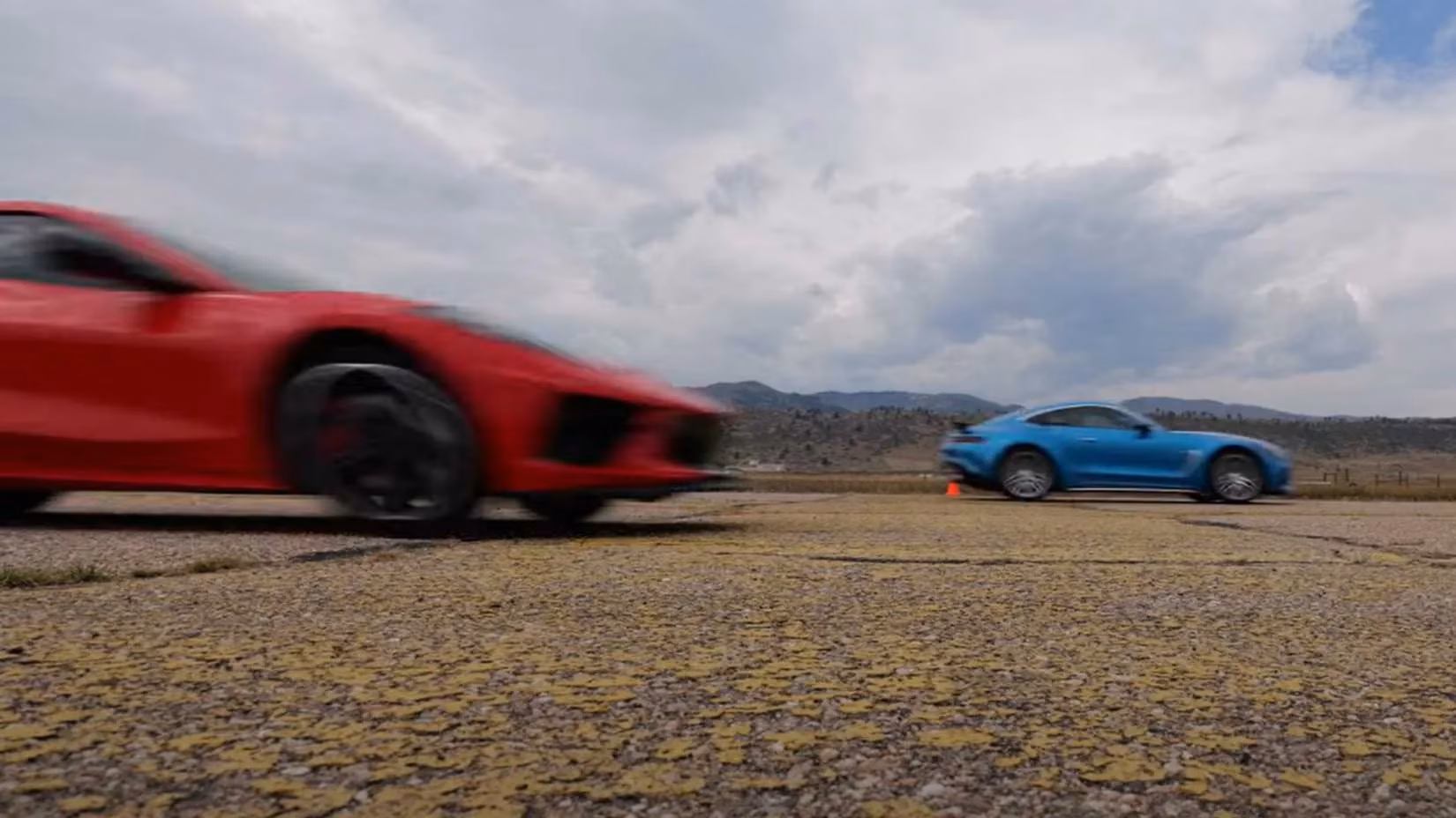 used-c8-corvette-battles-a-200000-mercedes-amg-gt-63-coupe-on-the-drag-strip-image-2