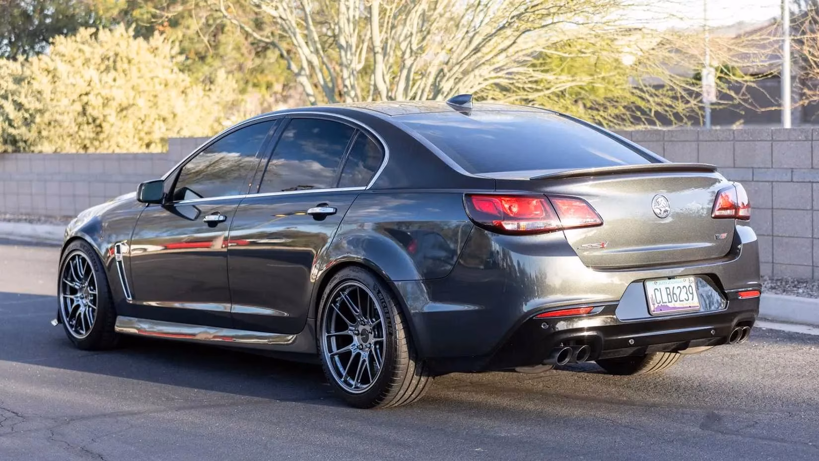 10-used-v8-muscle-cars-with-400-hp-that-beat-a-new-civic-type-r-s-price-in-2026-image-2