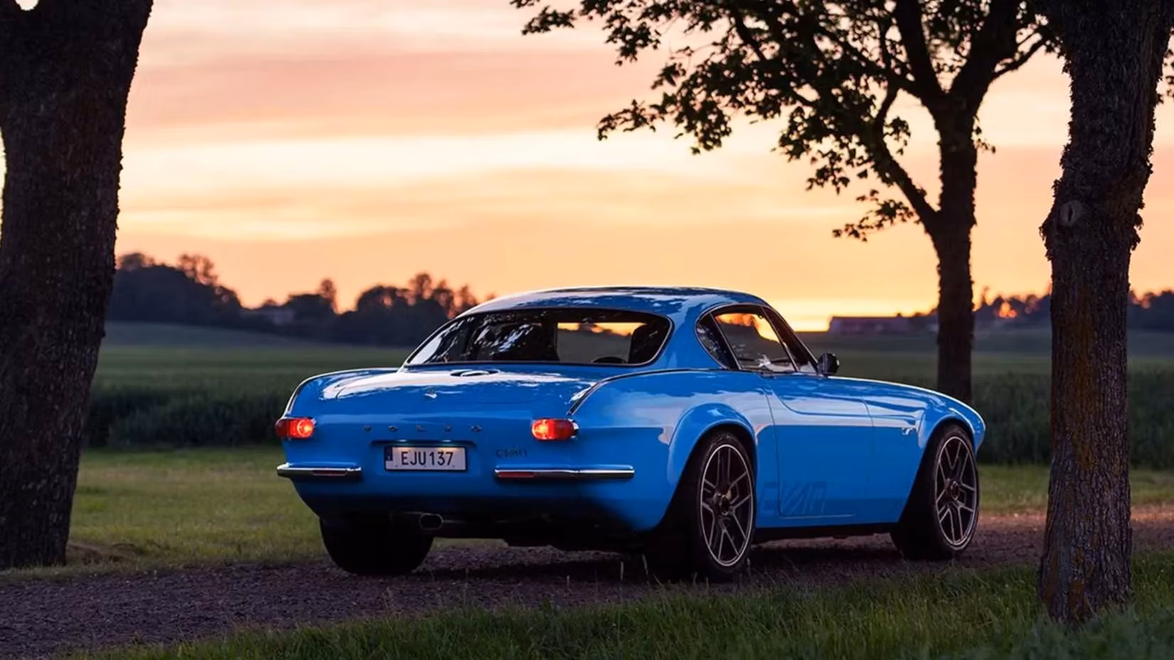 the-silent-symphony-my-journey-with-the-volvo-p1800-cyan-a-restomod-masterpiece-image-3